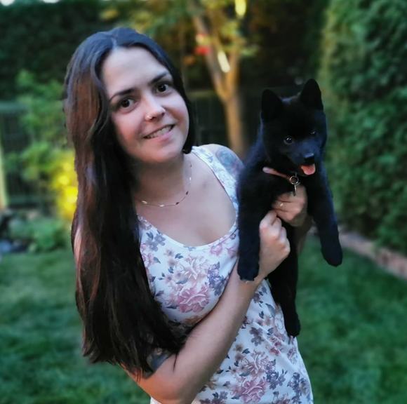 Meet your Posher, Caroline - Picture 1 of 1